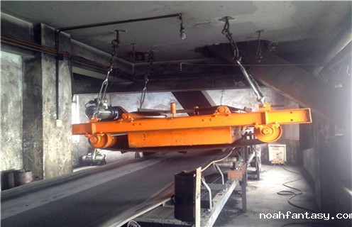 山东永磁自卸式除铁器