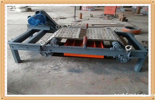 2.易清理星空彩票免费下载安装的优势  　　除铁器效果好,噪音低,并且不对环境造成多余的污染.强磁设备的除铁效果这么好,它的构造是什么呢?星空彩票免费下载安装采用强磁材料组成复合磁系具有强磁场.不耗电.安装方便.连续工作无故障.自动卸铁等特点.主要用于粉状.颗粒状.小块状物料中的选铁及净化处理,对防止破碎机.研磨机.压榨机等设备的破坏和磨损起着可靠的保护作用.  　　3.易清理星空彩票免费下载安装的分选场合  　　星空彩票免费下载安装磁路采用计算机模拟设计,磁包角180度,磁场分布均匀,分选效果好.自动卸铁,安装使用方便.潍坊潍坊远力磁电磁电生产各种型号的星空彩票免费下载安装,能够用于冶金.非金属矿.陶瓷.矿选.化工.建材.食品等行业中粉状.颗粒状和小块状物料的干式和湿式除铁.使用效果明显,并且价格比较实惠